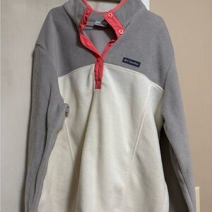 Ladies medium Columbia pullover
